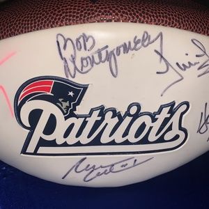 Autograph 2013 patriots championship football
